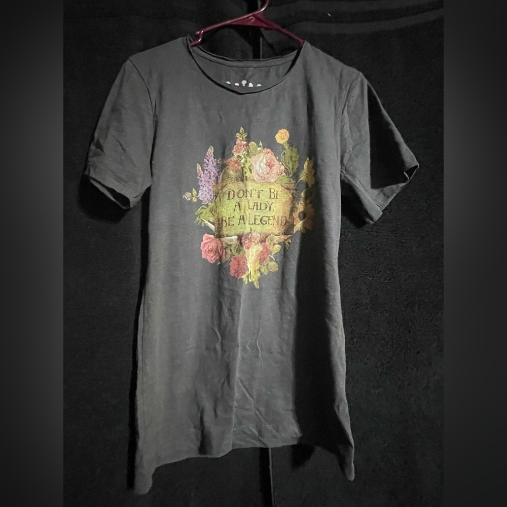 Women's Black Graphic Tee - Short Sleeve